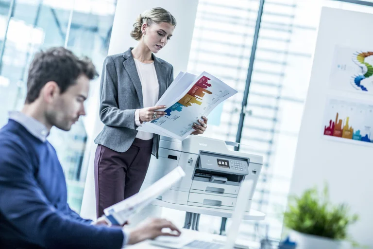 Impressão Profissional: Como Escolher a Melhor Impressora para Documentos Jurídicos e Projetos